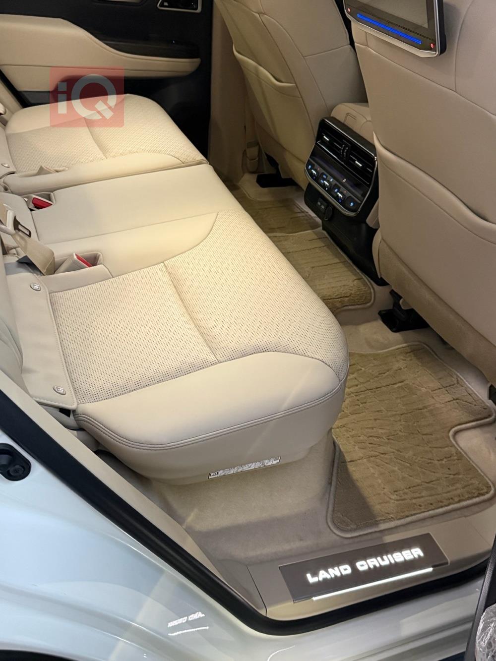 تويوتا لاندكروزر